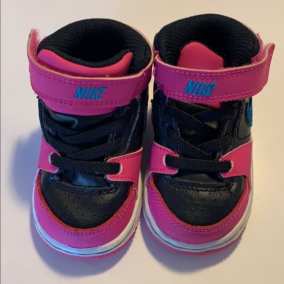 Nike Other - Nike Sneakers Little Kid US Size 4